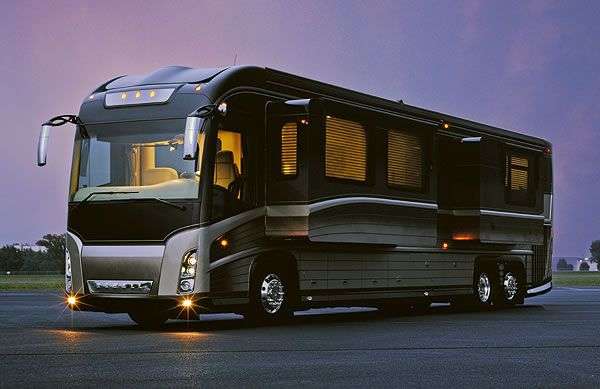city tour bus with experienced drivers in abudhabi