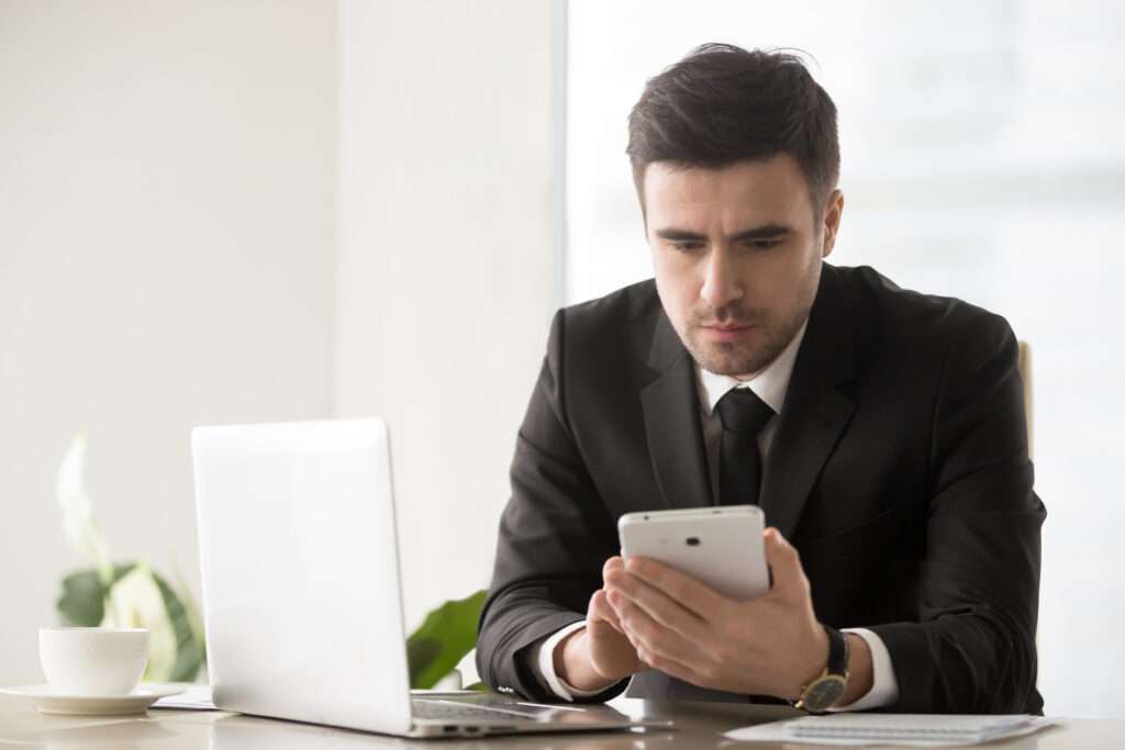 Abu Dhabi Staff commuting  access the service